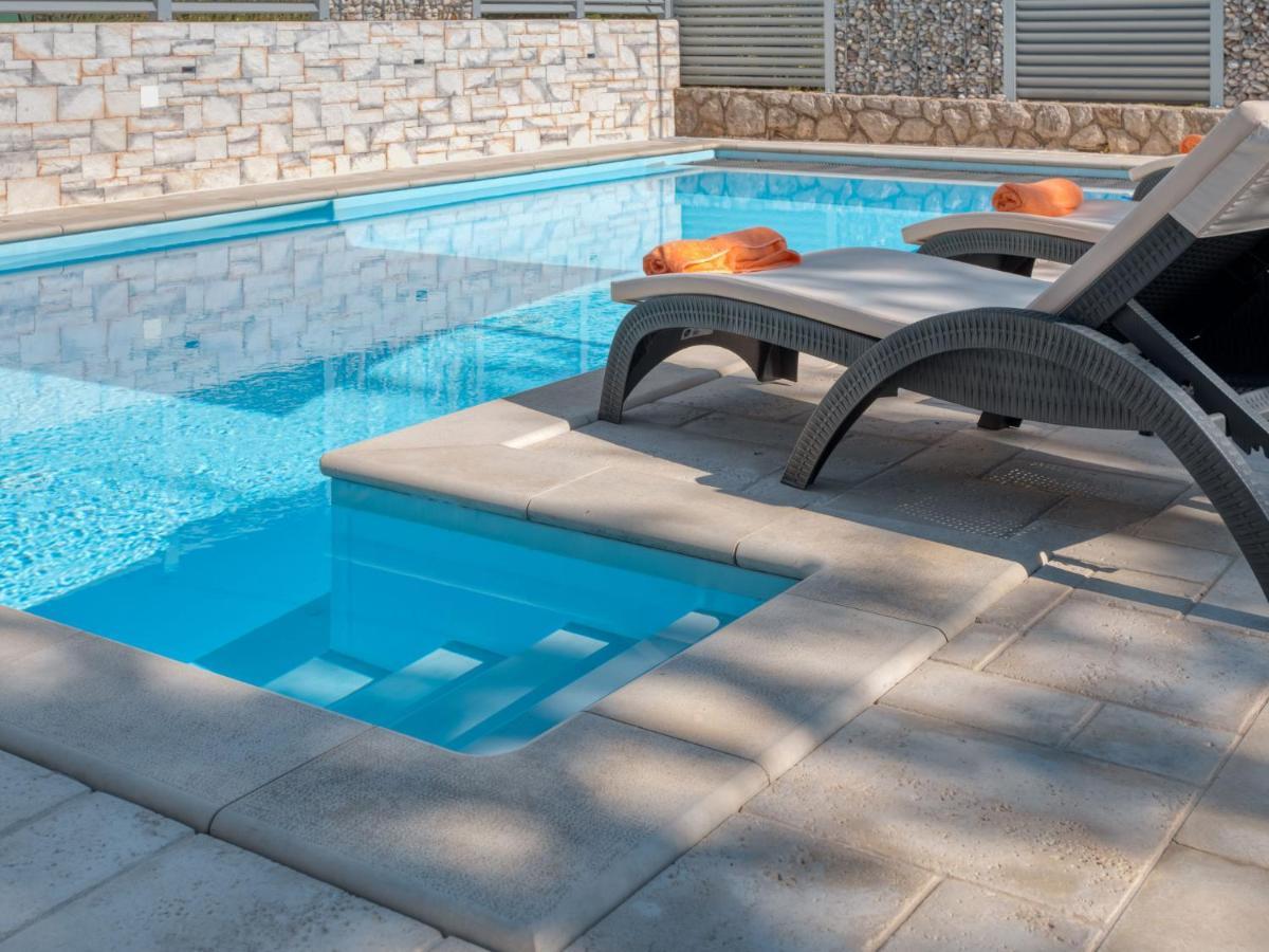 Holiday Home Lavendel - Mlk159 By Interhome Dobrinj Dış mekan fotoğraf