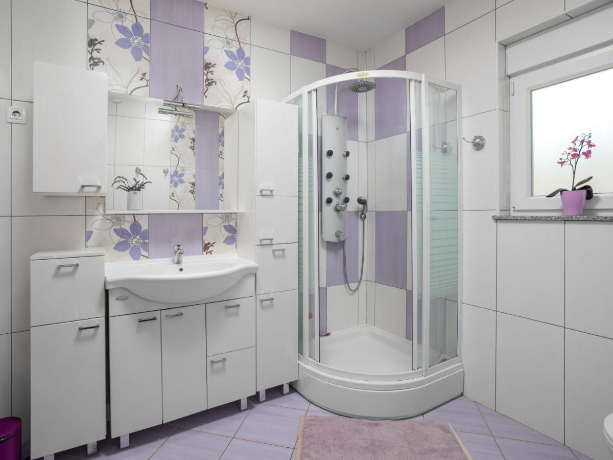 Holiday Home Lavendel - Mlk159 By Interhome Dobrinj Dış mekan fotoğraf